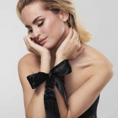 Черные ленты для связывания SILKY SENSUAL HANDCUFFS - Bijoux Indiscrets - купить с доставкой в Миассе