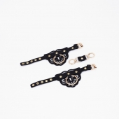 Черные кожаные наручники с клепками, кольцами и золотистой фурнитурой - Crazy Handmade - купить с доставкой в Миассе