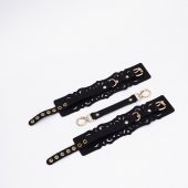 Черный кожаные оковы с узорами и золотистой фурнитурой - Crazy Handmade - купить с доставкой в Миассе