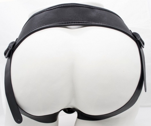 Реалистичный фаллоимитатор с мошонкой на трусиках Харнесс - 16,5 см. - LOVETOY (А-Полимер) - купить с доставкой в Миассе