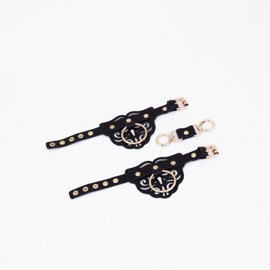 Черные кожаные наручники с клепками, кольцами и золотистой фурнитурой - Crazy Handmade - купить с доставкой в Миассе