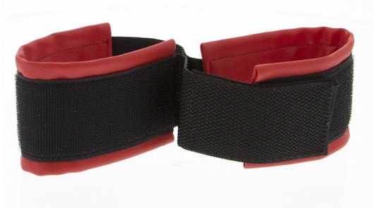 Полиуретановые манжеты для фиксации рук вместе Bound Together Wrist Restraints - Blush Novelties - купить с доставкой в Миассе
